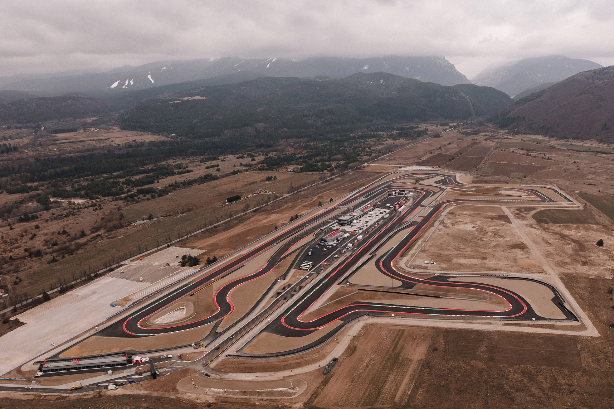 J Point брандира най-новата писта на Бълканите - A1 Motor Park