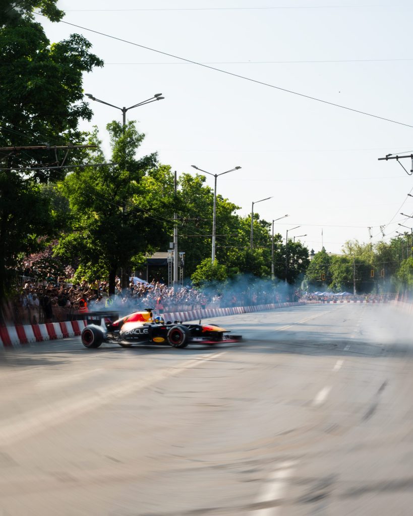 J Point брандира събитието Red Bull Showrun Sofia