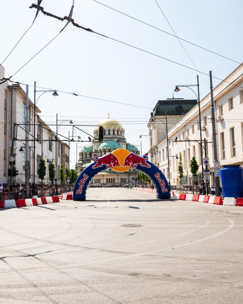 J Point брандира събитието Red Bull Showrun Sofia