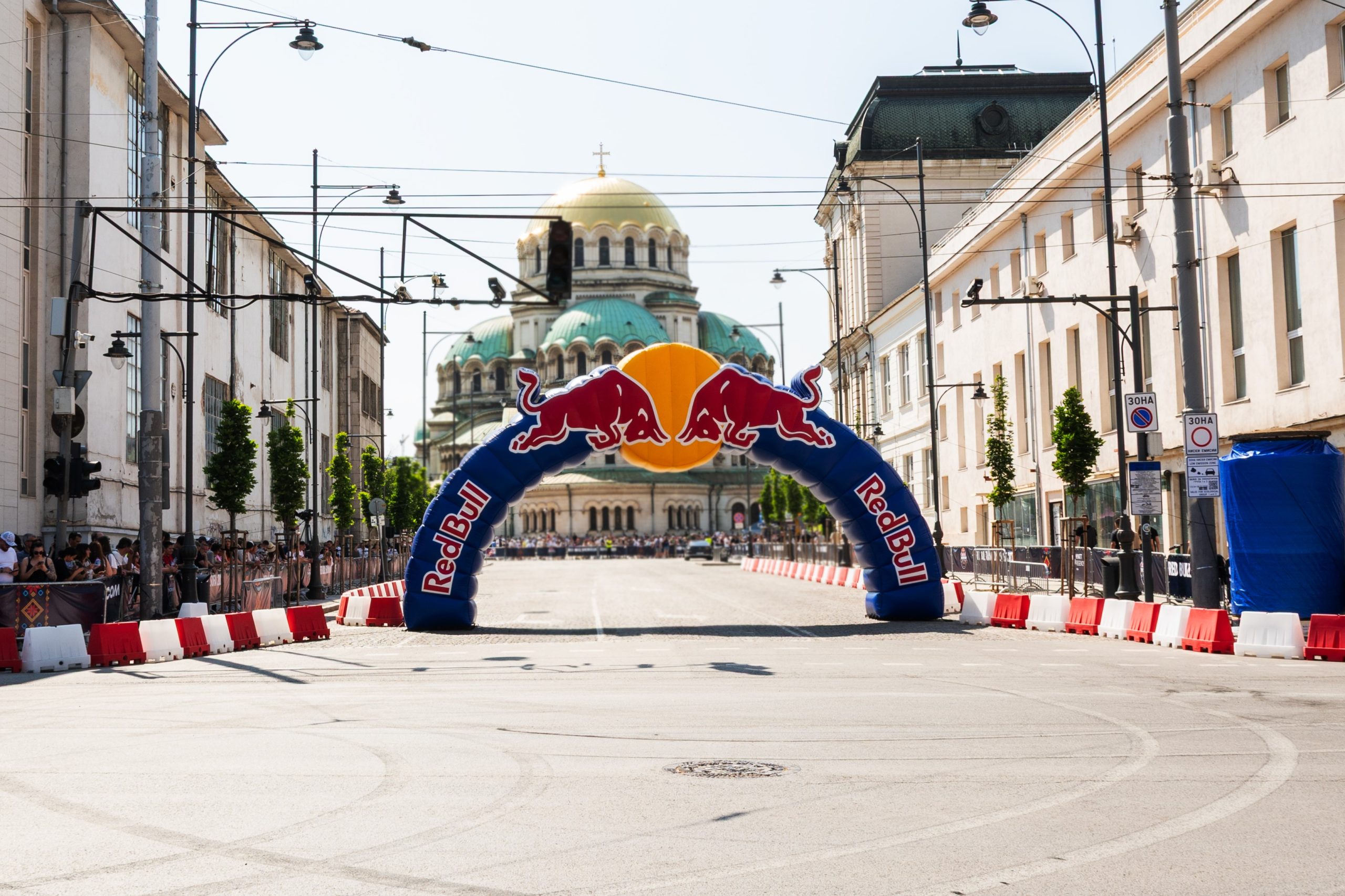 J Point брандира събитието Red Bull Showrun Sofia